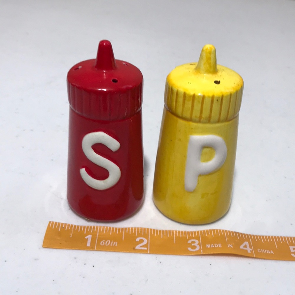 Salt & Pepper Ceramic Shakers Ketchup & Mustard